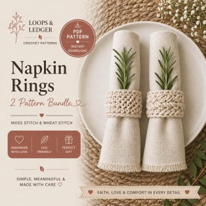 Pode incluir: Duas toalhas de mesa de linho bege enroladas e presas com argolas de guardanapo de crochê, cada uma com um raminho de alecrim. A imagem apresenta o texto "Napkin Rings 2 Pattern Bundle" e "Handmade with Love".