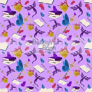 Può includere: Motivo ripetuto su sfondo lavanda con elementi fantasy. Il design include draghi viola, farfalle, spade, libri e ciondoli a forma di cuore. Il testo "Baileigh's Brush" è visibile. Il tema generale è fantasy e design digitale.