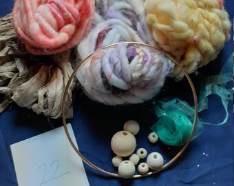 Round Weaving kit, DIY kit, DIY weaving, Do it yourself weaving, weaving project, frame weaving, circular weaving, bright colors weaving kit