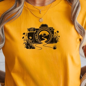 Camera Wilderness Nature Photography T-shirt, Nature Lover Graphic Tee, Adventure Photographer Shirt, Outdoor Unisex Cotton Tee