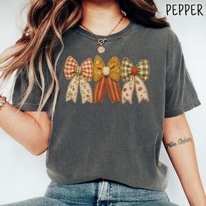 Camisa con lazo de patchwork, camiseta acolchada floral, estilo cottagecore otoñal, estilo de cinta vintage. imagen 9