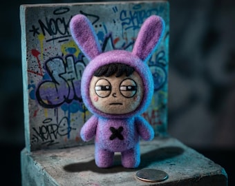 Side-Eye Bunny Needle Felted Doll: Unimpressed Wool Art Toy (~10 cm)