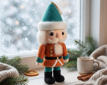 Poupée casse-noisette feutrée à la main (feutre de laine) - Taille personnalisée, chapeau bleu sarcelle et uniforme orange, cadeau de Noël / cadeau d'Halloween, décoration des fêtes
