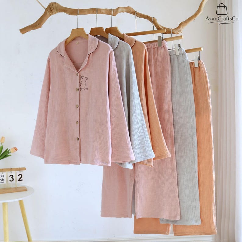 Komplet piżamowy z krepy bawełnianej z haftem kota, długi rękaw, zapinany na guziki, odzież domowa zdjęcie 4