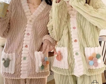 Komplet piżamowy z puszystego polaru – kardigan z dekoltem w serek, spodnie do kostek, zimowy strój domowy