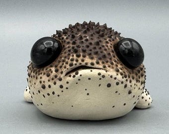 Harold, Grumpy Toad Sculpture