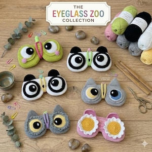 Puede incluir: Una colección de estuches para gafas hechos a mano con ganchillo en varios diseños de animales, incluyendo formas de panda, búho y flor. Los estuches son de color verde, blanco, negro, gris y rosa. El texto "THE EYEGLASS ZOO COLLECTION" se muestra en la parte superior.