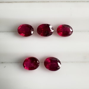 5 pietre di rubino sfaccettate ovali da 4 x 3 mm