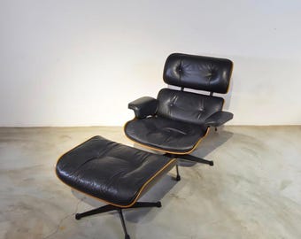 Auténtica silla Eames Lounge Chair + otomana Herman Miller, modelos 670 y 671. Rara pieza de ICF, icono del diseño moderno de mediados de siglo en cuero.