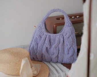 Bolso de punto artesanal con forro - Bolso de mano con patrón de trenzas de 28 x 18 cm, elegante bolso de ganchillo color morado taro/verde salvia, regalo para mamá, regalo de cumpleaños