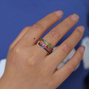 Spinelli Kilcollin ring, 14k verguld, drievoudige saffieren ring, volledige eeuwigheidsring, robijn, blauwe saffier en smaragd, stapelbare statement ringen
