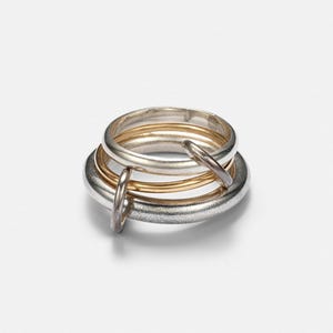 Anillo liso de plata de ley 925 con tres eslabones y conector multilink para mujer, marca SPINELLI KILCOLLIN, anillo apilable chapado en oro de dos tonos.