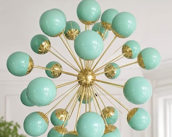 Lustre Sputnik de latão com 30 luzes | Luminária de teto moderna de meados do século XX em vidro de Murano | Pendente de luxo italiano com globo verde