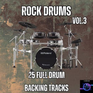 Puede incluir: Una batería electrónica con el texto "ROCK DRUMS VOL.3" en la parte superior y "25 FULL DRUM BACKING TRACKS" en la parte inferior. La batería es negra y plateada, con platillos y varios tambores. El fondo es marrón.