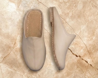 Pantuflas de cuero hechas a mano para mujer: Pantuflas turcas marrones con suela antideslizante.