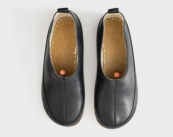 Handmade Leather Grounding Shoes : Barefoot Earthing Moccasins , Wide Toe Box Loafers  - Black