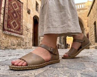 Sustainable Barefoot Sandals: Minimalist Suede Leather Sandals for Women - Wide Toe - Beige