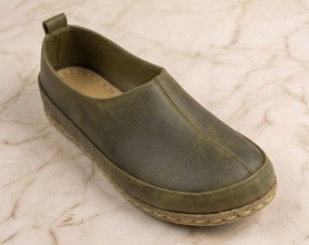 Handmade Leather Grounding Men Shoes: Barefoot Earthing Moccasins , Wide Toe Box Loafers - Khaki Green
