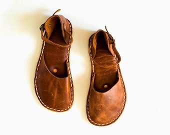 Handmade Leather Grounding Sandals : Minimalist Copper Rivet Shoes - Crazy Brown