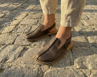 Handmade Leather Grounding Sandals: Barefoot Earthing Shoes , Barefoot Comfort -  Dark Brown