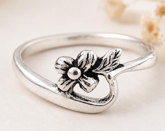 Silver Flower Ring, Floral Leaf Ring, Dainty Nature Ring, Minimalist Flower Band, Botanical Ring, Handmade Silver Jewelry, Gift for Her