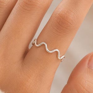 Sterling Silver Wave Ring, Wavy Ring, Minimalist Ring, Stackable Ring, Dainty Silver Ring, Adjustable Ring, Gift for Her