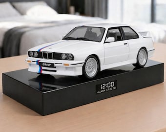 BMW E30 M3 autowekker – motorgeluid, handgemaakt metalen model, vintage autocadeau, bureaudecoratie
