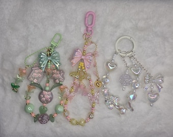 Beaded Flower Butterfly Keychain Charm – Pastel Spring Jewelry Bag Accessory