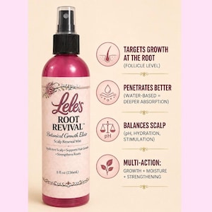 Op de afbeelding: Een magentakleurige sprayfles met Lele's Root Revival Botanical Growth Elixir, 236 ml. Het etiket vermeldt de voordelen: richt zich op groei bij de wortel, dringt beter door, brengt de hoofdhuid in balans en multi-action voor groei, hydratatie en versterking.