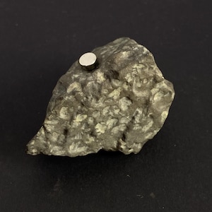 Rå Pallasit Meteoritprov Naturlig Olivin Peridot Kristall Rymdsten Healing Stone Samlarbar
