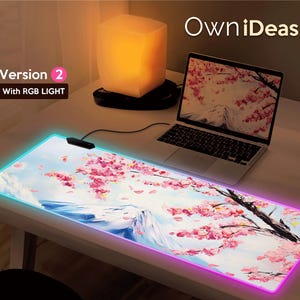 Mauspad Japan Pink Flower Schreibtischunterlage Ästhetisches Bürozubehör Benutzerdefiniertes Mauspad Großes RGB-Licht Personalisierte Maus Gaming-Mausunterlage