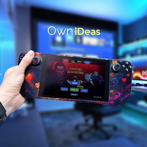 Könnte beinhalten: Eine Handheld-Spielkonsole mit einer farbenfrohen, gemusterten Hülle in Rot-, Lila- und Blautönen. Der Bildschirm zeigt das Spiel "Vampire Survivors". Der Text "OwniDeas" ist im Hintergrund sichtbar.
