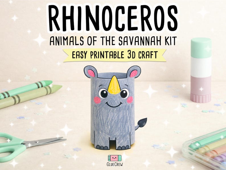 K&ouml;nnte beinhalten: Ein handgefertigtes Papierschnitzel-Nashorn mit gelbem Horn, rosa Wangen und einem kleinen schwarzen Schwanz. Der Text "RHINOCEROS" und "TIERE DER SAVANNAH KIT" sind &uuml;ber dem Nashorn abgebildet. Weitere Bastelmaterialien sind ebenfalls sichtbar.