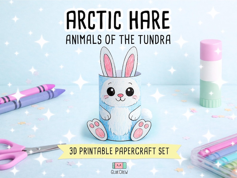 Puede incluir: Una figura de papel 3D de una liebre &aacute;rtica en blanco y azul claro, con orejas rosas y una cara de dibujos animados. El texto dice ARCTIC HARE ANIMALS OF THE TUNDRA y 3D PRINTABLE PAPERCRAFT SET. Se ven materiales de manualidades como ceras y pegamento.