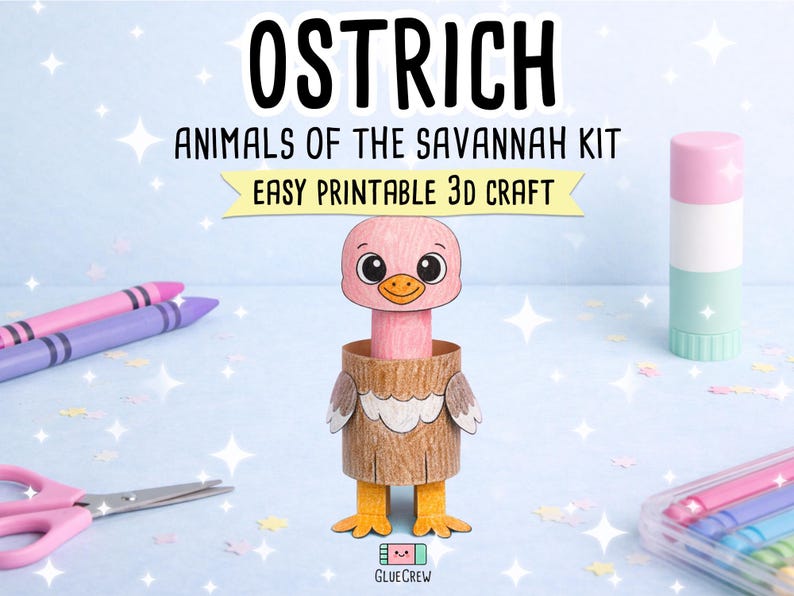 K&ouml;nnte beinhalten: Ein Papier-Bastel-Strau&szlig; aus dem Animals of the Savannah Kit. Der Strau&szlig; hat einen rosa Kopf und Hals, einen braunen K&ouml;rper und gelbe F&uuml;&szlig;e. Das Bild enth&auml;lt auch Buntstifte, eine Schere und einen Klebestift.