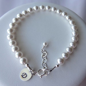 Personalized Pearl Bridesmaid Bracelet,Pearl Bridesmaid Gift Bracelet,Pearl Bridal Bracelet,Pearl Wedding Bracelet,Initial Pearl Bracelet