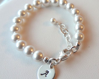 Pearl Bridesmaid Bracelet,Personalized Pearl Bracelet,Inspired Bracelet,Initial bracelet,Gift for mom daughter,Bride Bridal Pearl Bracelet