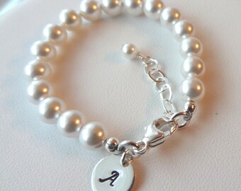 Pearl Bridesmaid Bracelet,Personalized Pearl Bracelet,Inspired Bracelet,Initial bracelet,Gift for mom daughter,Bride Bridal Pearl Bracelet