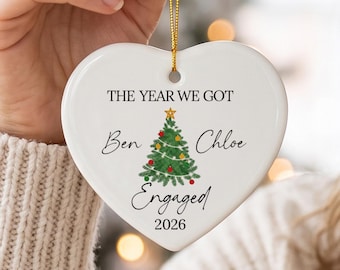 Adorno de compromiso personalizado, adorno navideño personalizado para la primera Navidad, regalo para recién casados, recuerdo de boda, regalo de aniversario.
