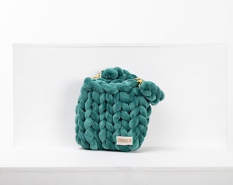 Small Pale Green Bag (gold)