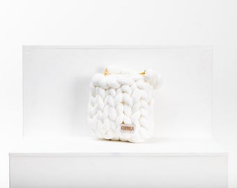 Small Eggshell White Bag (gold)