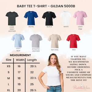 以下が含まれることがあります： Gildan 5000BベビーTシャツのカラーチャート。ダークグレーヘザー、ロイヤル、ブラック、ホワイト、ライトピンク、ライトブルー、アスレチックヘザー、ナチュラル、レッドの9色展開。センチメートル単位の幅と丈のサイズ表付き。