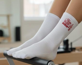 Personalized Embroidered Pilates Grip Socks – Custom Name or Logo, Non Slip Yoga Socks, Pilates Gift, Pilates Studio Socks