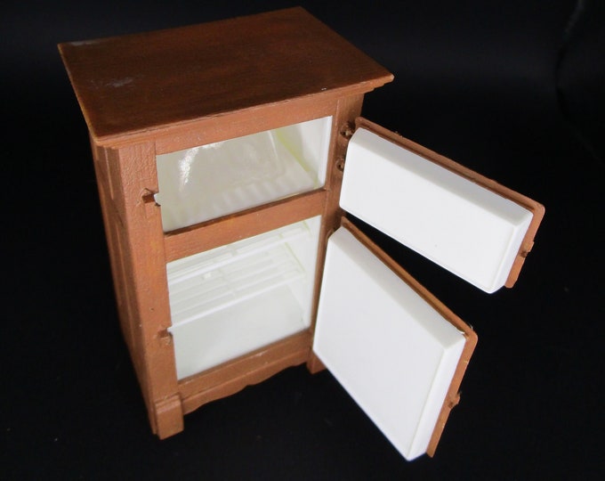 Vintage 1970s Dollhouse Icebox, Plastic, From a Chrysnbon Kit