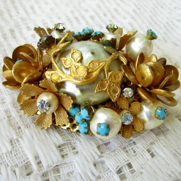 high-quality, high-design vintage 1950s-1960s brooch in the style of Haskell/ Originals by Robert, unsigned, faux pearl, crystals, turquoise