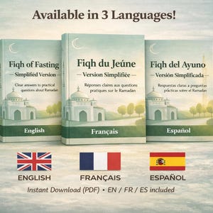 Puede incluir: Tres libros titulados "Fiqh of Fasting" en inglés, francés y español. Cada libro presenta una ilustración de una mezquita y el texto "Versión Simplificada" o su equivalente. La imagen incluye banderas de los idiomas respectivos.