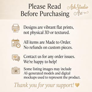 Pu&ograve; includere: Un grafico informativo con il testo Please Read Before Purchasing e AshStudio Arc. Include quattro icone: una stampante, un calendario, fumetti con un cuore e una fotocamera, ciascuna seguita da testo sulle politiche di stampa e ordine.