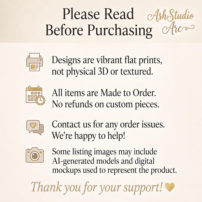 Pu&ograve; includere: Un grafico informativo con il testo Please Read Before Purchasing e AshStudio Arc. Include quattro icone: una stampante, un calendario, fumetti con un cuore e una fotocamera, ciascuna seguita da testo sulle politiche di stampa e ordine.