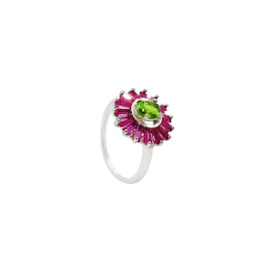 Anillo de peridoto y rubí, anillo llamativo con piedras preciosas, anillo ovalado de peridoto, joyería con piedras de nacimiento de julio y agosto, anillo hecho a mano de plata u oro, regalo para ella.