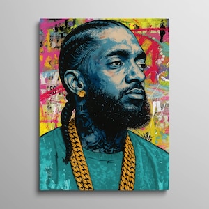 以下が含まれることがあります： カラフルなグラフィティの背景に、あごひげ、金のチェーン、イヤリングをした男性の肖像画。男性の肌は青く、ターコイズのシャツを着ています。このアートワークは、活気に満ちた表現力豊かな作品です。